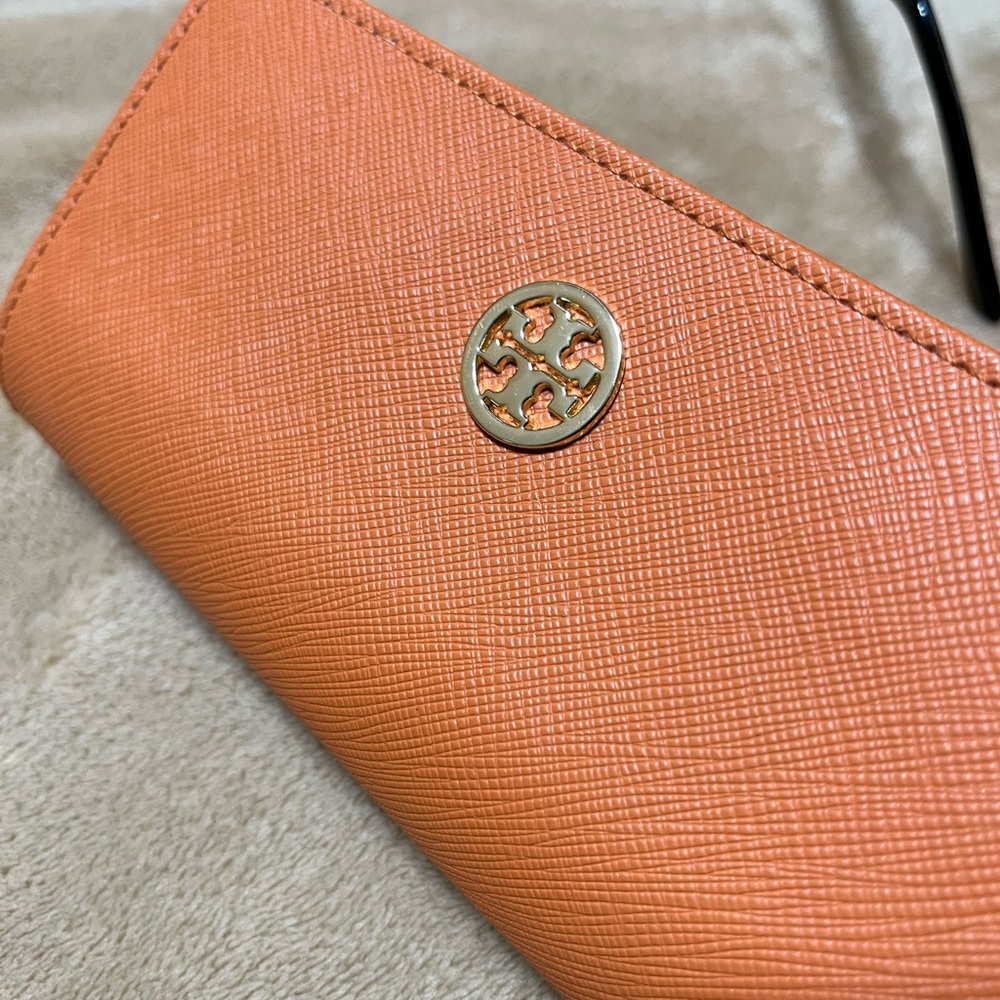 Tory Burch Black Sunglasses - Picture 5 of 6